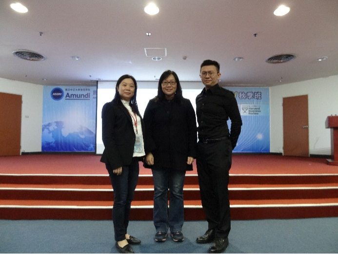 2021 EMBA 學生與師資課程 參與者合影 2